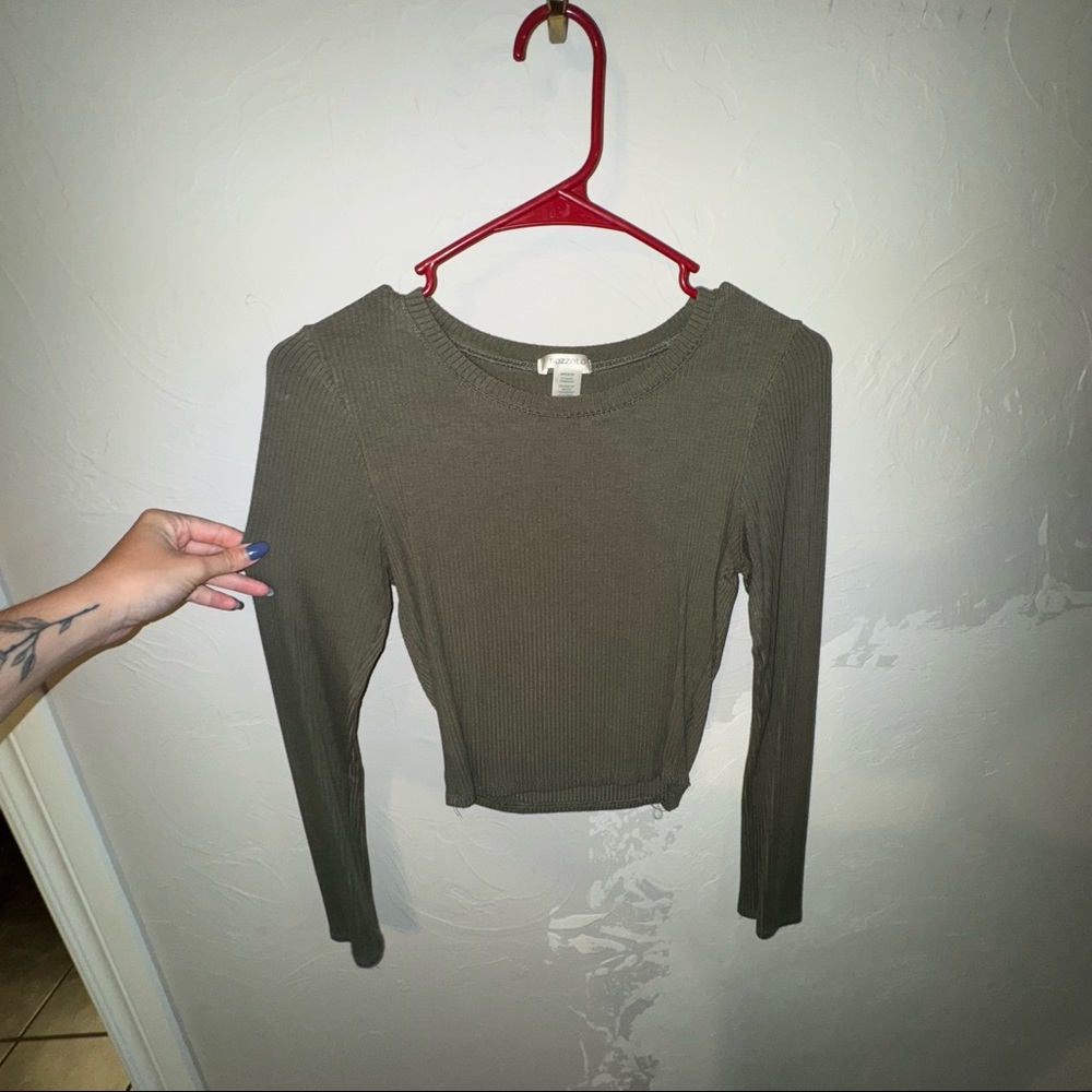 Cropped long sleeve shirt